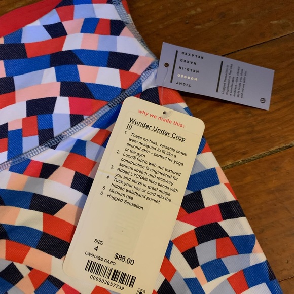 NWT Wunder Under Crop - Picture 2 of 3